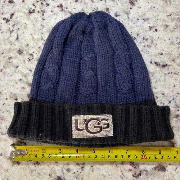UGG Beanie Cap Cable Knit Navy Blue Black Color block One Size Fits Most Warm - Picture 1 of 5